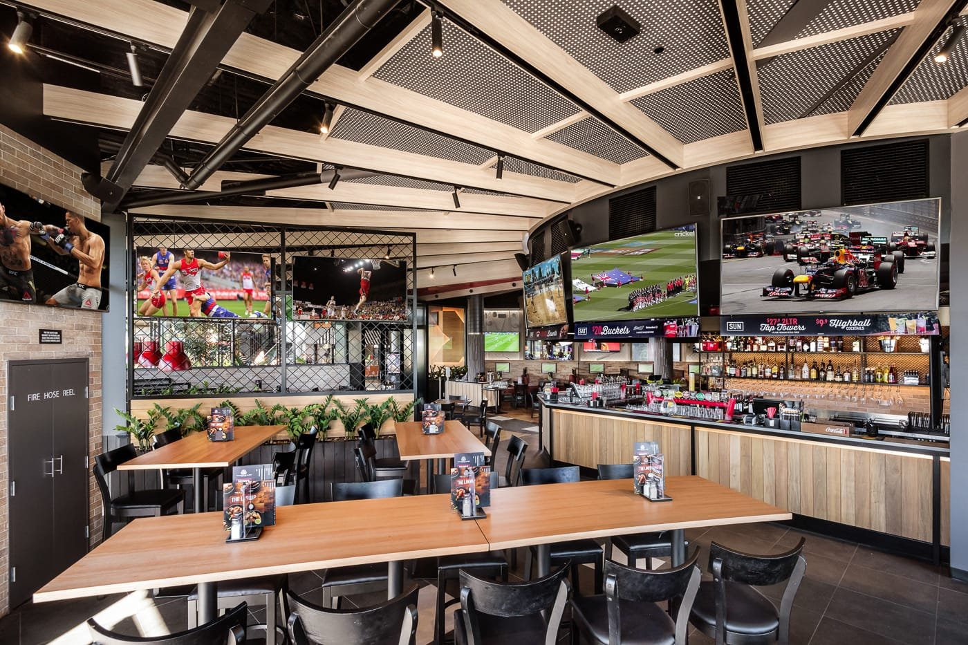 Sports Bar Market