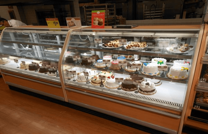Refrigerated Display Cases Market